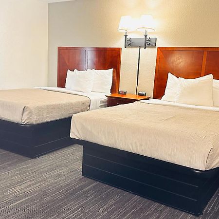 Quality Inn St Paul-Minneapolis-Midway Сейнт Пол Екстериор снимка